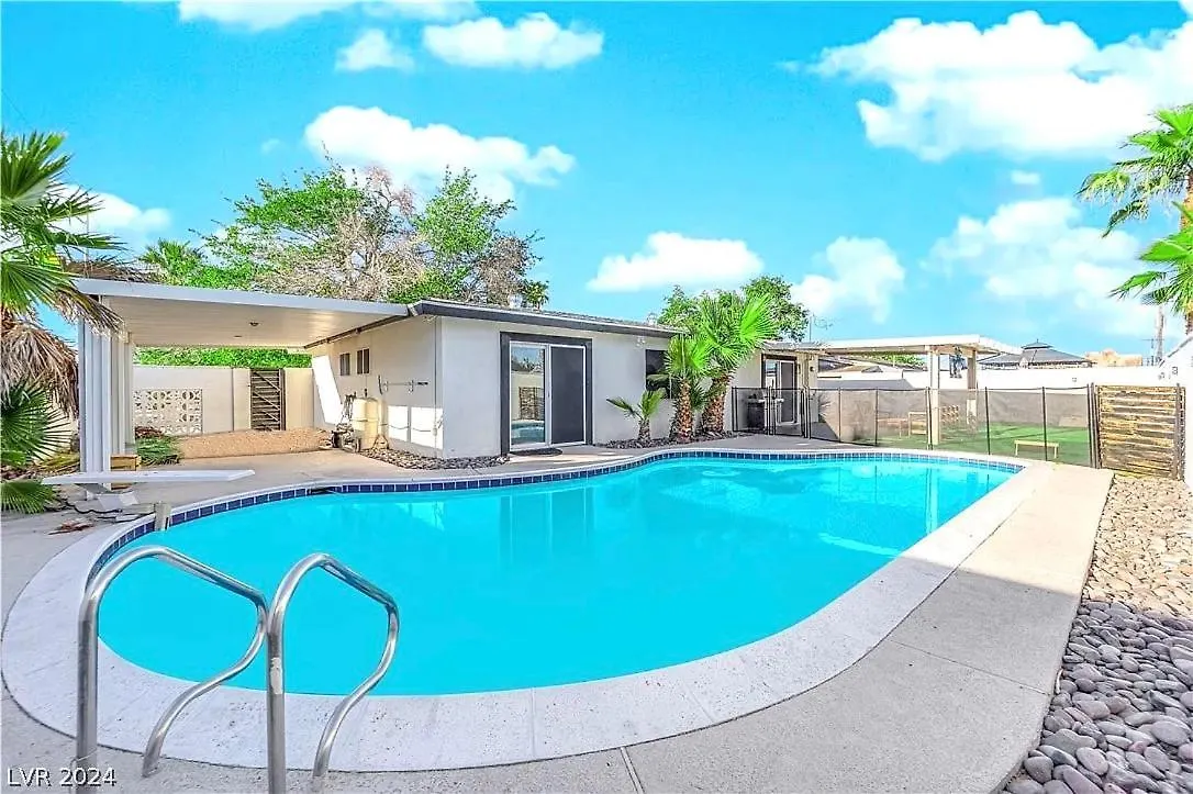 Getaway Villa W Pool In Vegas 10 Mins To Strip Лас-Вегас