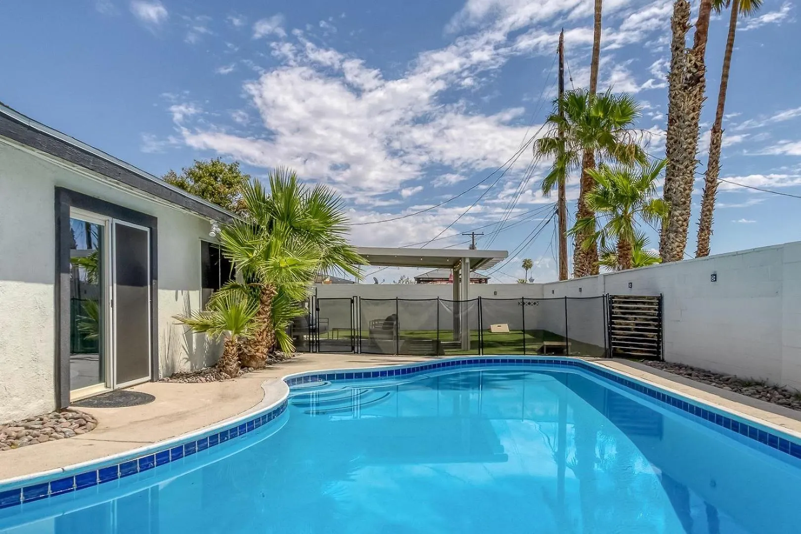 Getaway Villa W Pool In Vegas 10 Mins To Strip Лас-Вегас Дом отдыха
