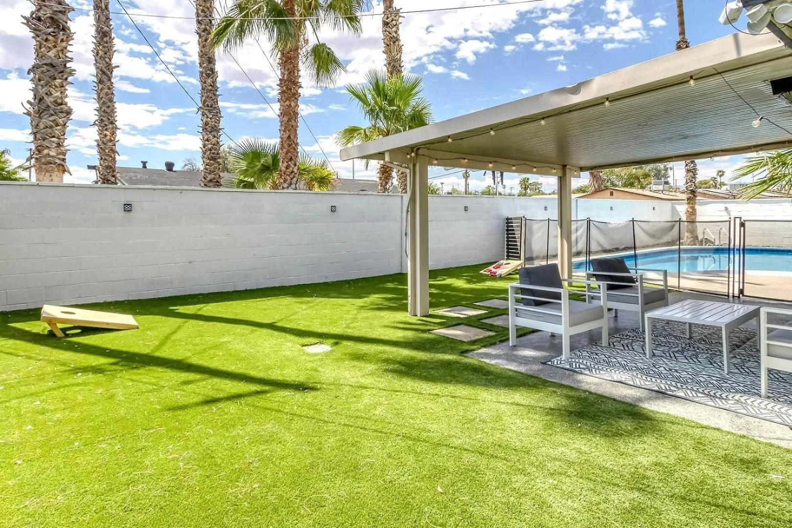 Getaway Villa W Pool In Vegas 10 Mins To Strip Лас-Вегас Дом отдыха